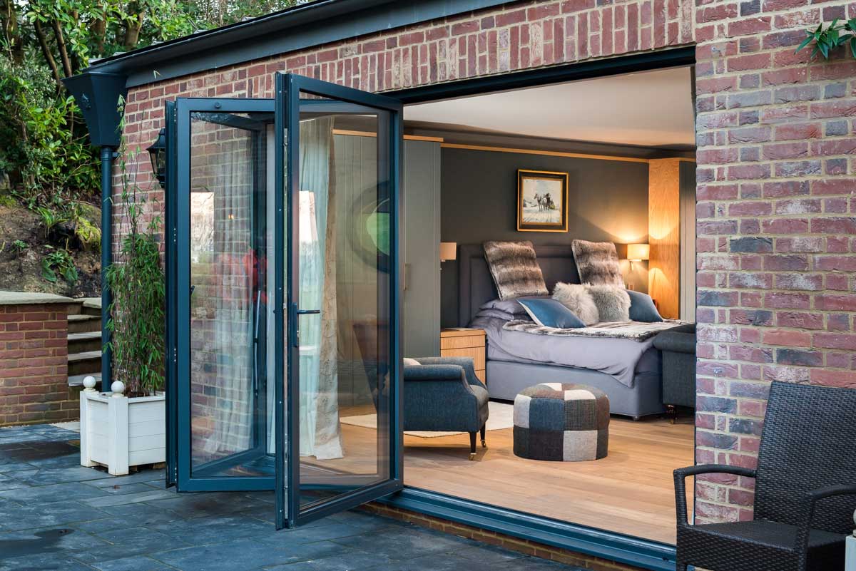 aluminium-bifold-doors-bristol-panoramic-bifolds